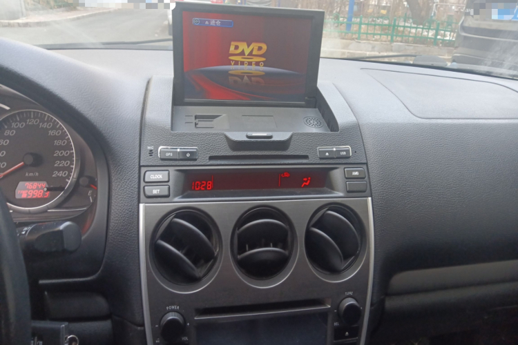 马自达6 2013款 2.0L 自动时尚型中控内饰16