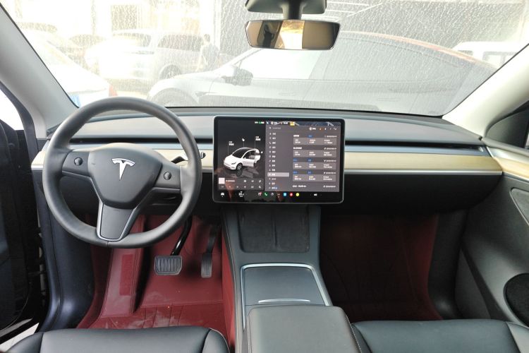 特斯拉 Model Y 2023款 长续航全轮驱动版中控内饰7002