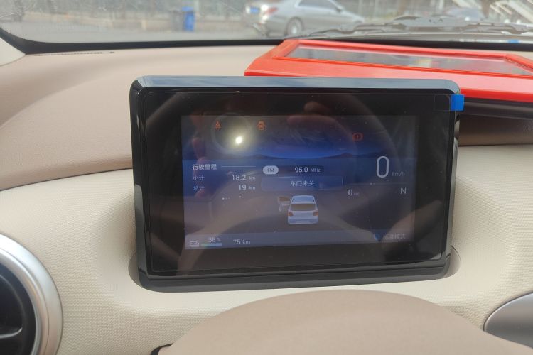 五菱汽车 宏光MINIEV 2025款 四门版 进阶款中控内饰14