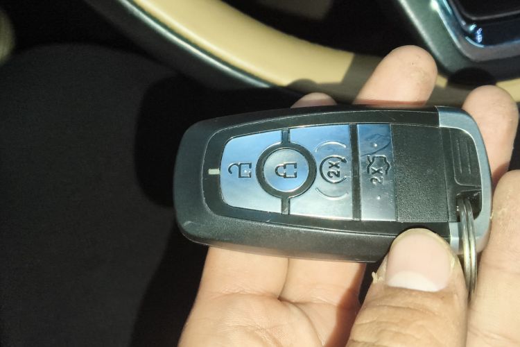 林肯 冒险家 2020款 2.0T 四驱尊雅版中控内饰7001