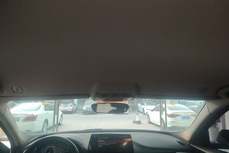 宝马1系 2023款 120i M运动版中控内饰22