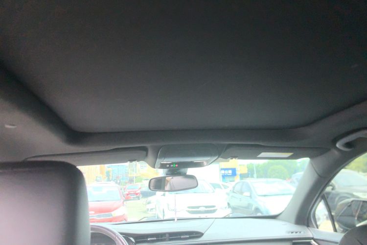 凯迪拉克XT5 2021款 28T 豪华型中控内饰22