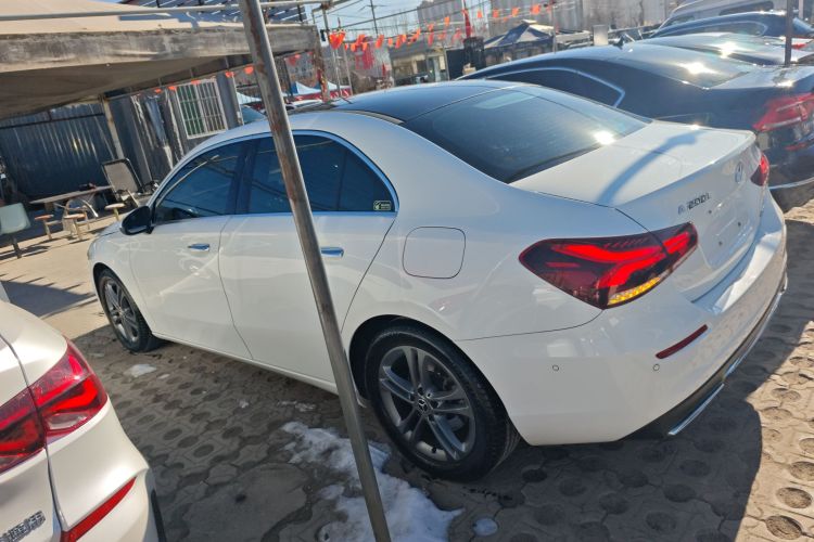 奔驰A级 2019款 A 200 L车身外观4