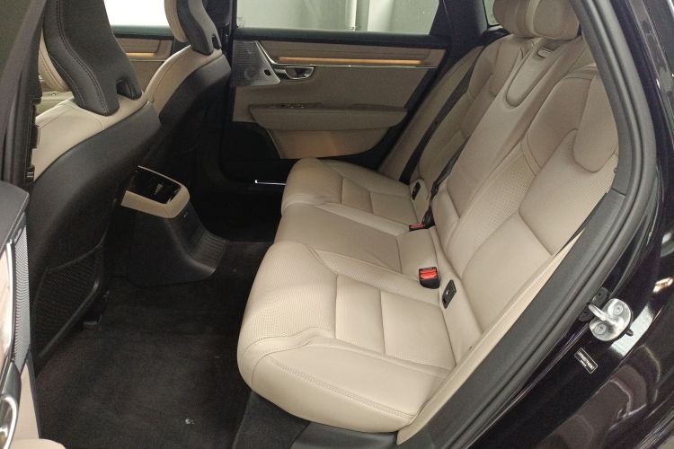 沃尔沃S90新能源 2025款 插电式混动 四驱长续航智雅豪华版中控内饰7004