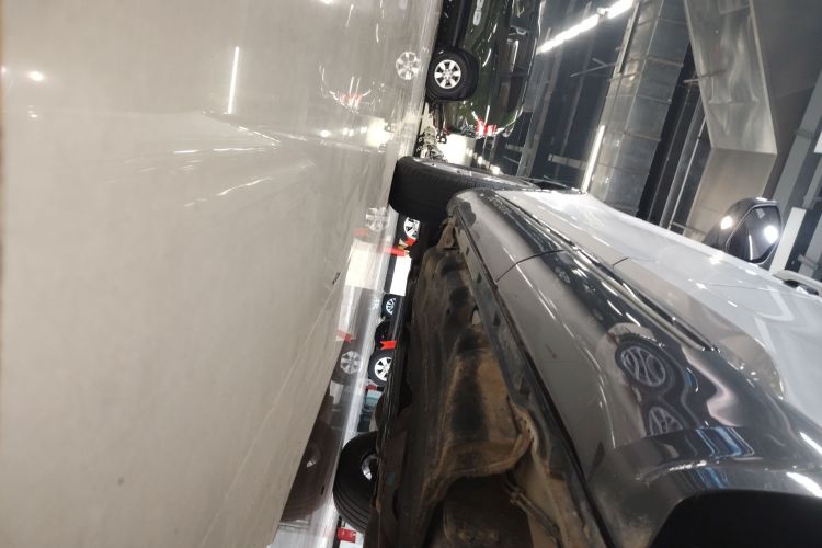 福特 探险者 2020款 EcoBoost 285 四驱风尚版 7座局部细节9002