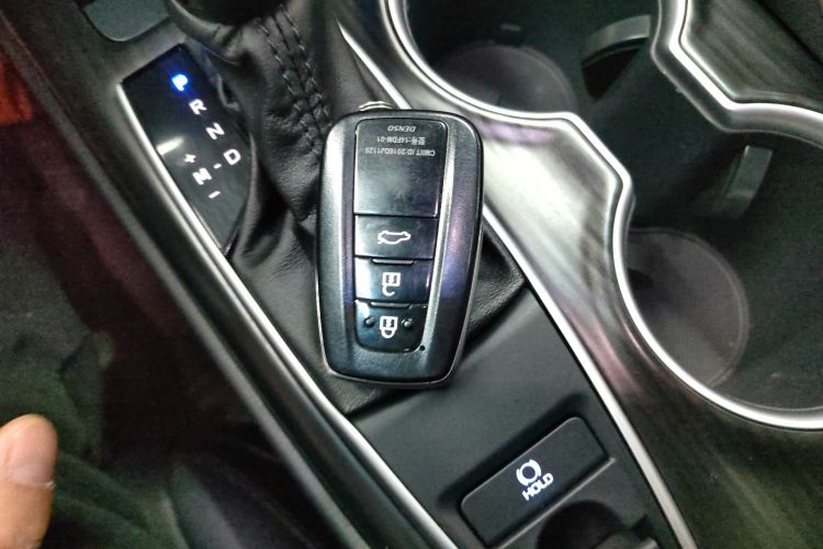 丰田 凯美瑞 2023款 2.0G 豪华版中控内饰7001