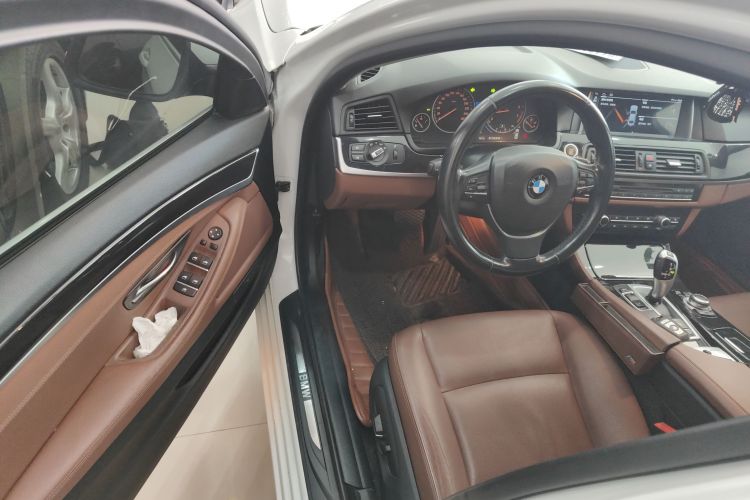 宝马5系 2017款 520Li 典雅型中控内饰20