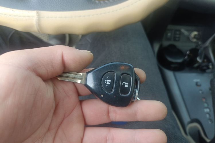 丰田 RAV4荣放 2011款 2.0L 自动豪华版中控内饰7001