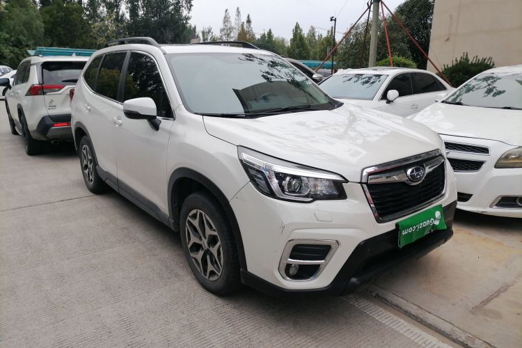 斯巴鲁 森林人 2020款 2.0i 豪华版车身外观3