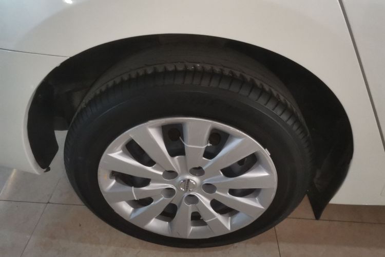 日产 轩逸 2021款 经典 1.6XE CVT专享版车身外观6008