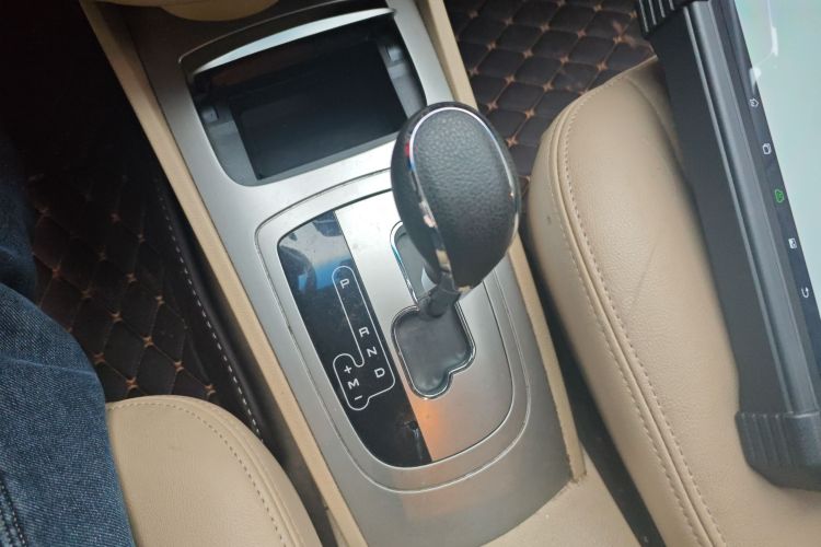 别克 凯越 2013款 1.5L 自动经典型中控内饰18