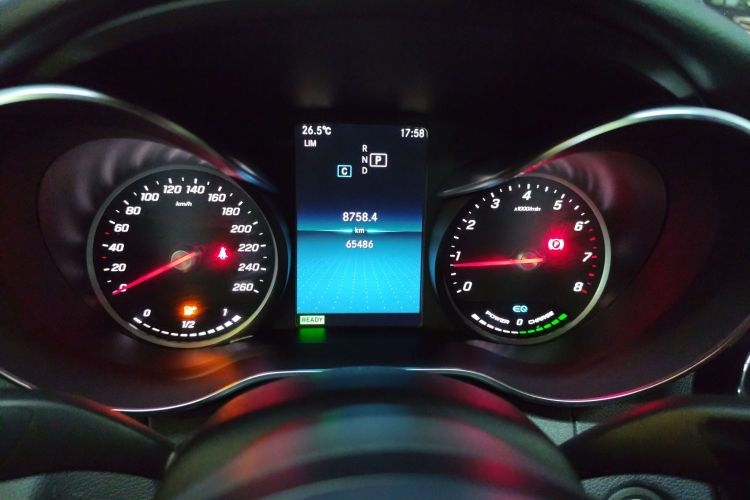 奔驰C级 2019款 C 260 运动版中控内饰14