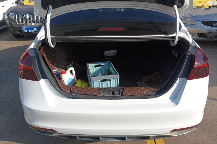 吉利汽车 帝豪 2020款 1.5L 手动豪华型机舱底盘23