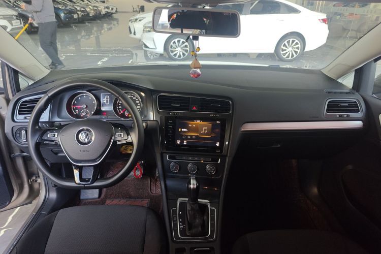 大众 高尔夫 2020款 200TSI DSG舒适进取版中控内饰12