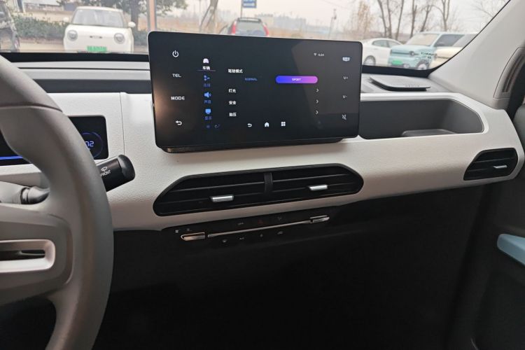 吉利银河 2024款 熊猫mini 200km 耐力熊中控内饰16