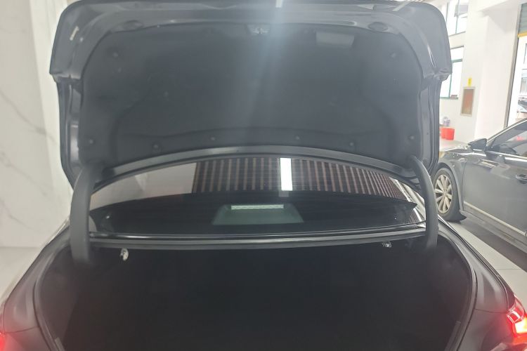 丰田 亚洲龙 2023款 双擎 2.5L 进取版机舱底盘23