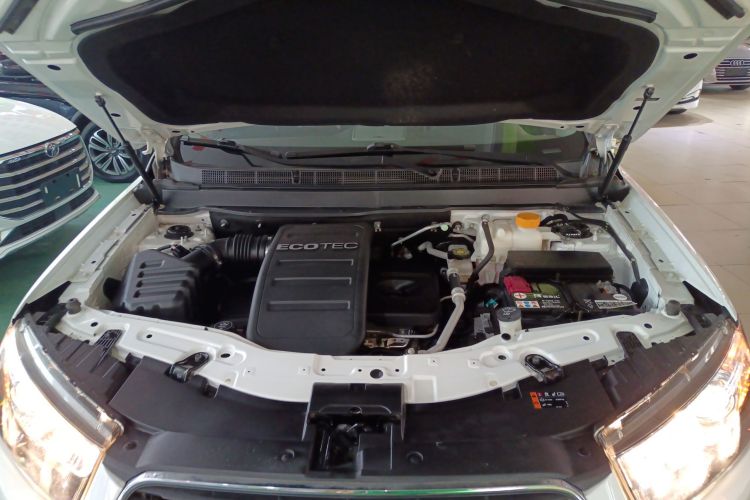 雪佛兰 科帕奇 2015款 2.4L 两驱城市版 7座机舱底盘24