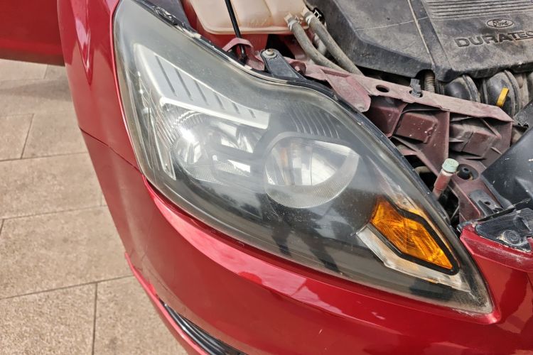 福特 福克斯 2013款 两厢经典 1.8L 自动时尚型车身外观8