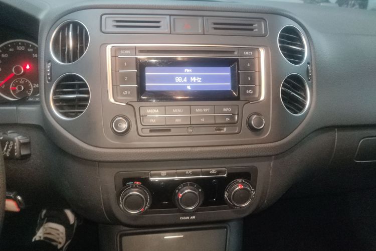 大众 途观 2017款 300TSI 自动两驱丝绸之路风尚版中控内饰16