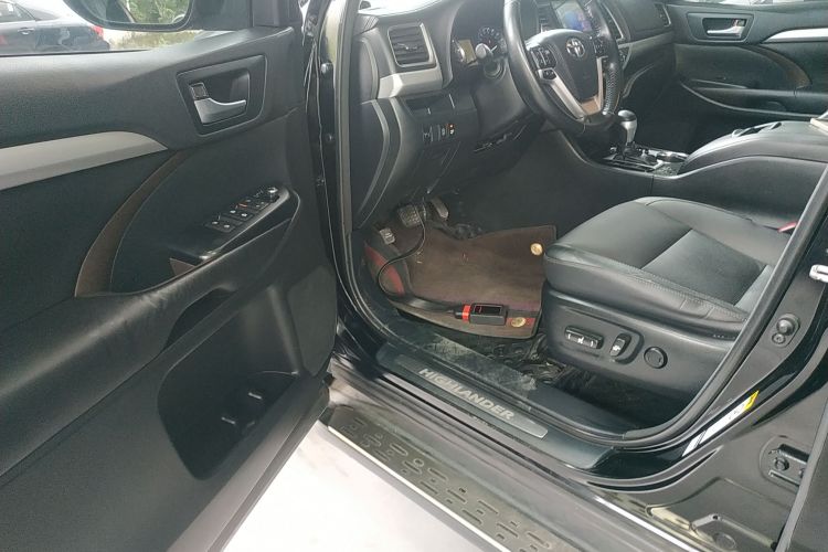 丰田 汉兰达 2015款 2.0T 四驱豪华版 7座中控内饰7003