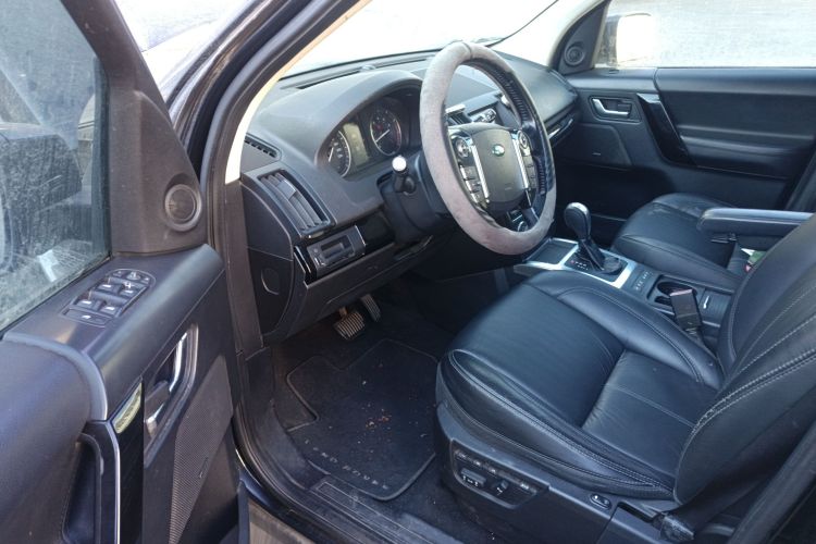 路虎 神行者2 2013款 2.0T Si4 HSE汽油版中控内饰7003