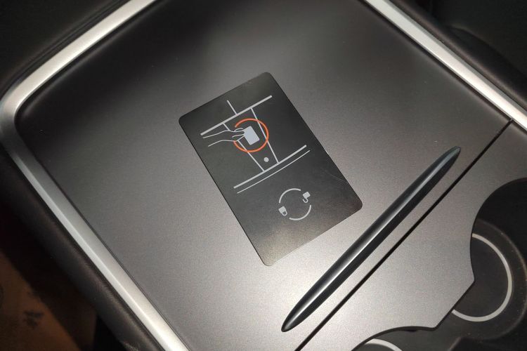 特斯拉 Model Y 2023款 后轮驱动版中控内饰7001