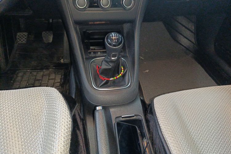 大众 高尔夫 2012款 1.6 手动舒适型中控内饰18