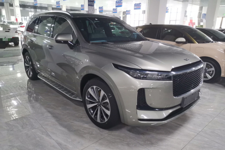 理想汽车 理想ONE 2020款 增程6座版车身外观3