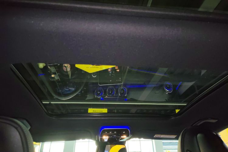 奔驰C级 2025款 C 260 L 运动版中控内饰22