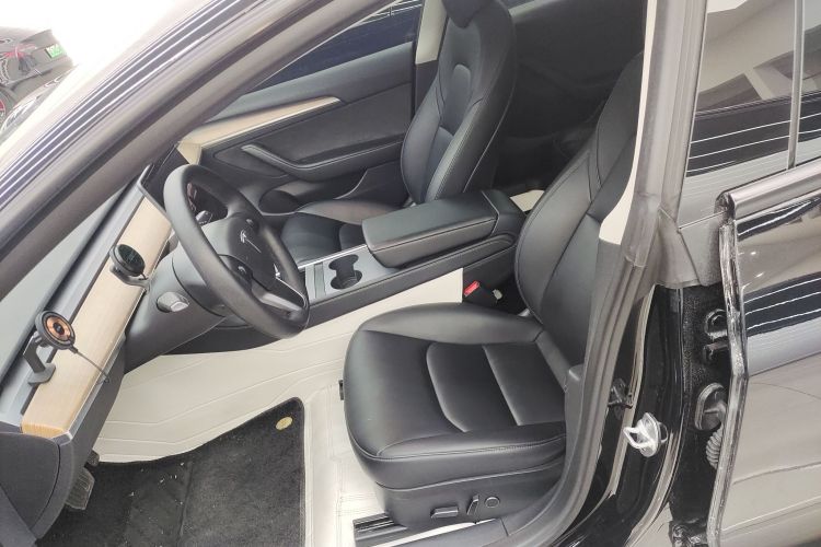 特斯拉 Model 3 2022款 后轮驱动版中控内饰19