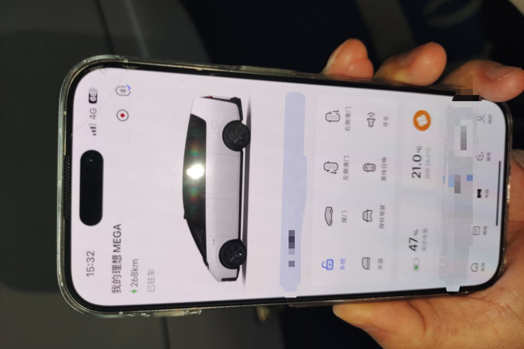 理想汽车 理想MEGA 2024款 Ultra中控内饰11