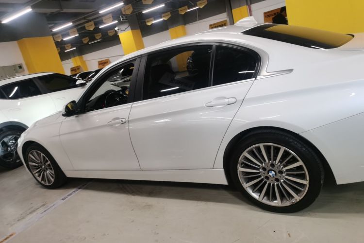 宝马3系 2019款 320Li 时尚型车身外观4