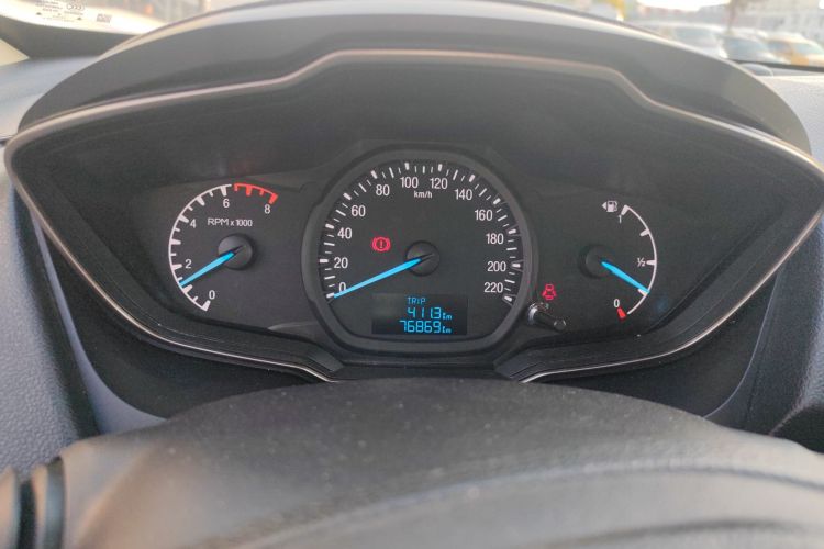 福特 福睿斯 2017款 改款 1.5L 手动舒适型中控内饰14