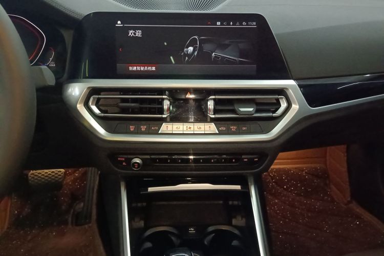 宝马3系 2021款 320Li M运动套装中控内饰16