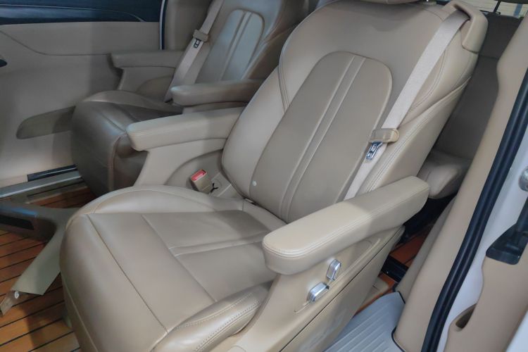 别克GL8 2021款 ES陆尊 653T 豪华型中控内饰7004