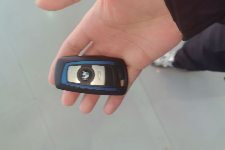 宝马3系GT 2020款 330i M运动曜夜版中控内饰11