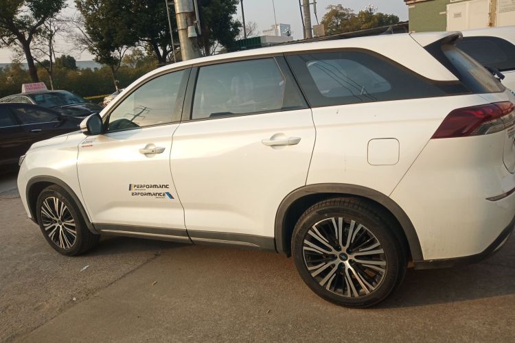 长安欧尚X7 2020款 1.5T 自动豪华型车身外观4