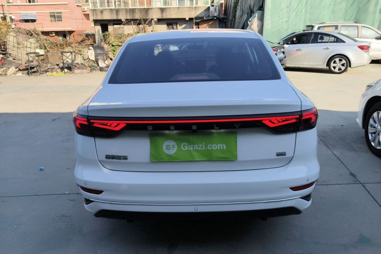 吉利汽车 帝豪 2023款 第4代冠军版 1.5L CVT尊贵型车身外观6