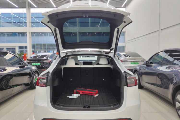 特斯拉 Model Y 2023款 长续航全轮驱动版机舱底盘23