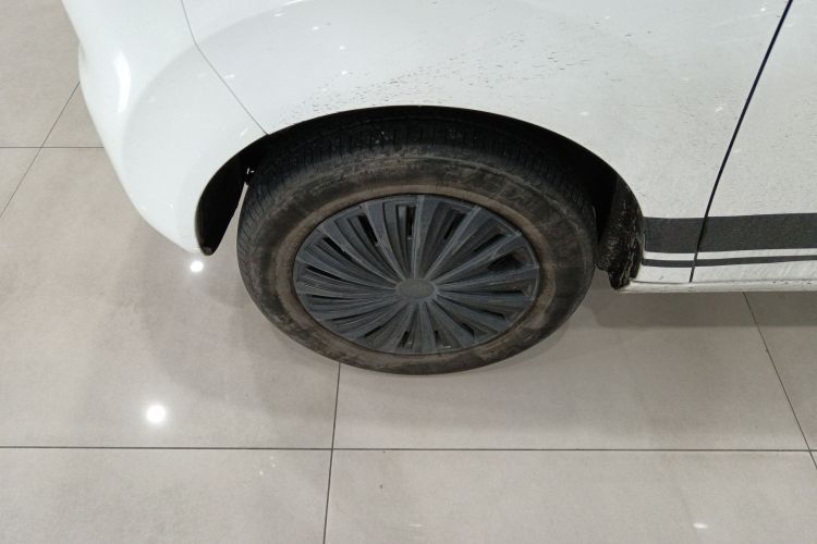 吉利银河 2023款 熊猫mini 200km 耐力熊车身外观6007