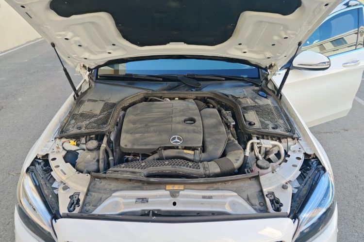 奔驰C级 2021款 C 260 L 运动版机舱底盘24