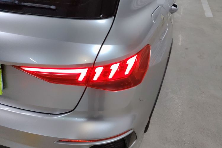 奥迪A3 2021款 Sportback 35 TFSI 时尚运动型车身外观9