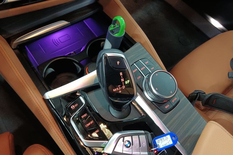 宝马6系GT 2022款 630i 豪华设计套装中控内饰18