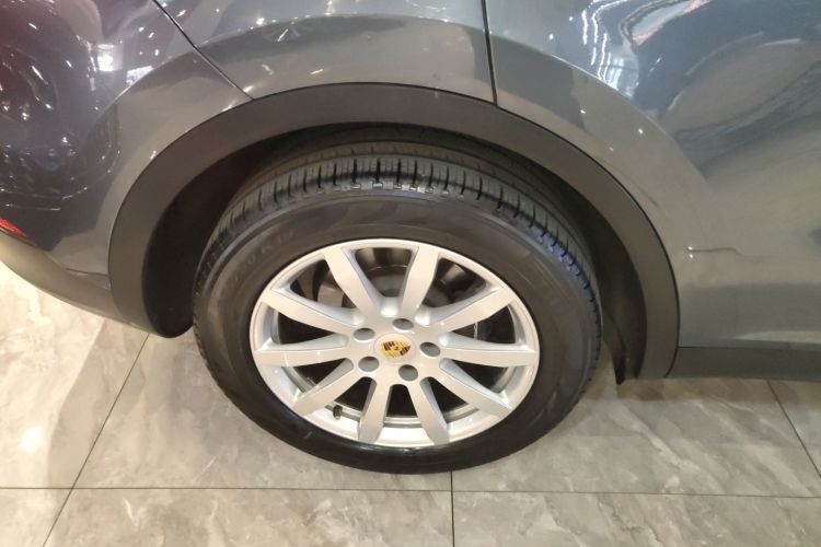 保时捷 2018款 Cayenne 3.0T车身外观6008