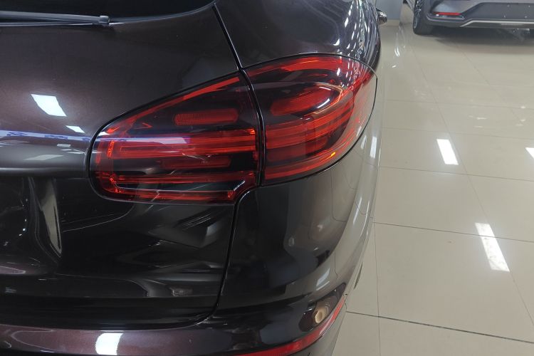 保时捷 2016款 Cayenne 3.0T车身外观9