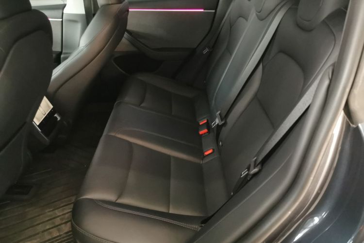 特斯拉 Model 3 2023款 后轮驱动版中控内饰21