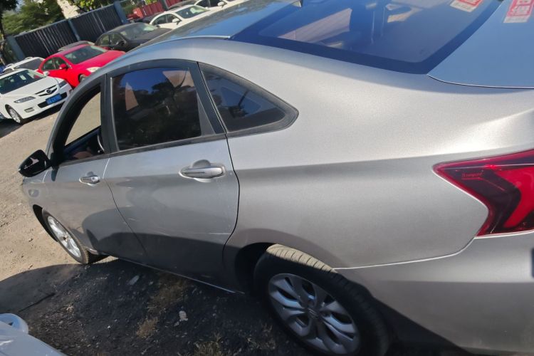 广汽传祺 传祺GA4 2018款 150N 手动豪华版车身外观4