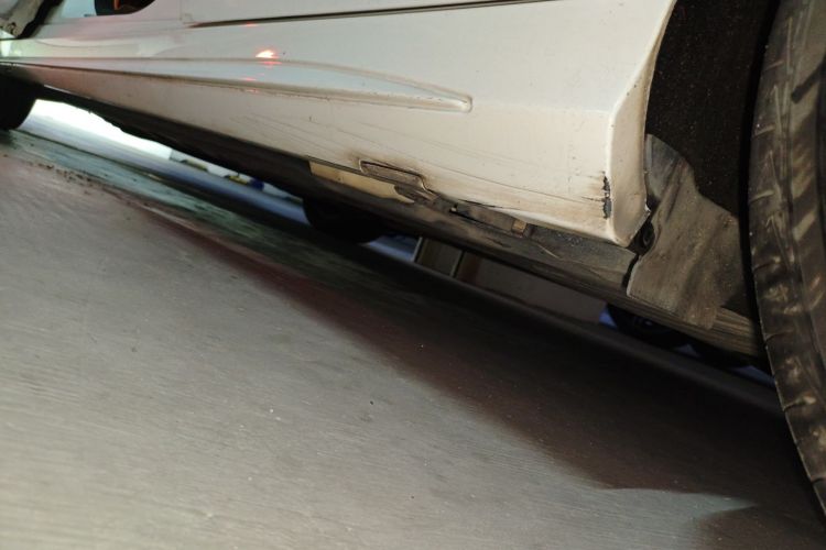 奔驰C级 2015款 C 200 运动版局部细节9003