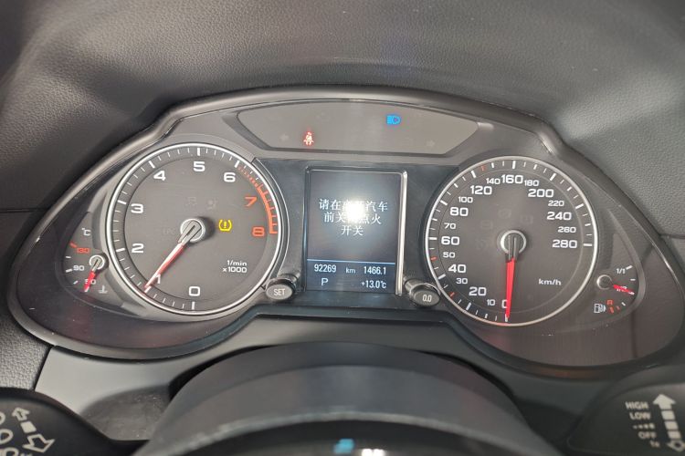 奥迪Q5 2017款 Plus 40 TFSI 技术型中控内饰14