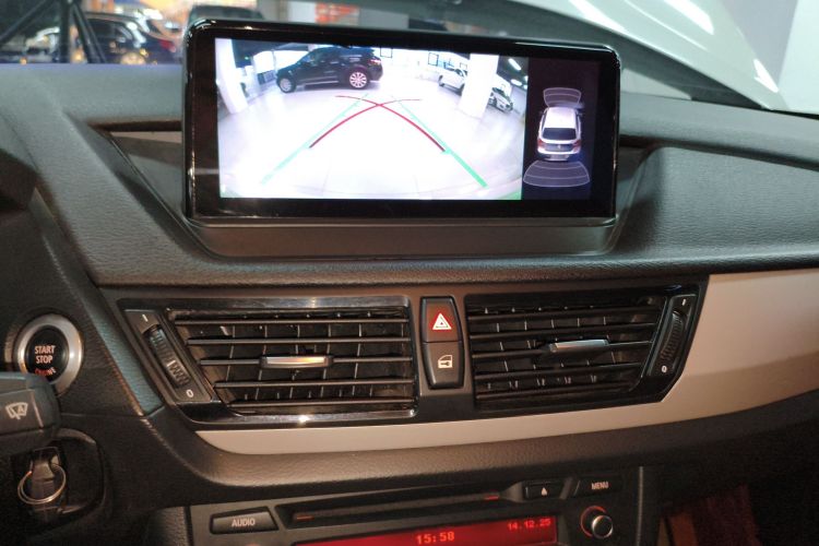 宝马X1 2014款 sDrive18i 时尚型中控内饰16